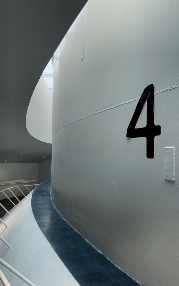 逸筆觀展《美感》喬志兵收藏展 | 油罐 | 唯美的粉黛與藝術的美感