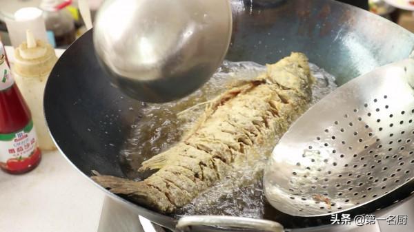 “家常糖醋魚”怎麼做才好吃？大廚如此巧妙的做法，新手一學就會