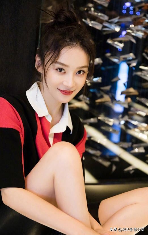 袁姍姍常年健身，馬甲線清晰可見，曾表示減肥除運動還需做到一點