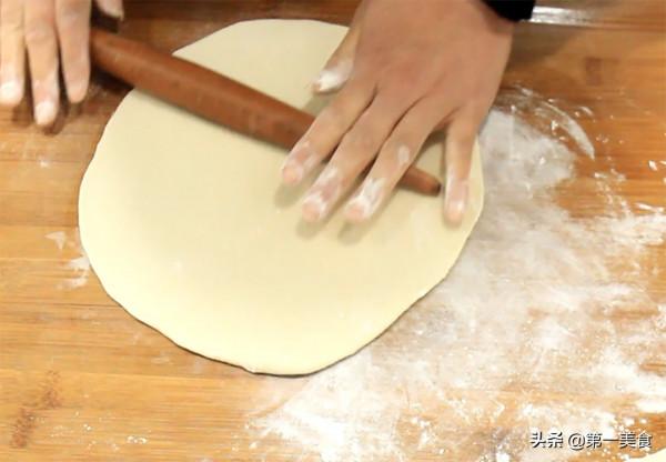 薄薄一層皮，滿滿的都是餡，這樣做的菜盒子，一口咬下去超滿足