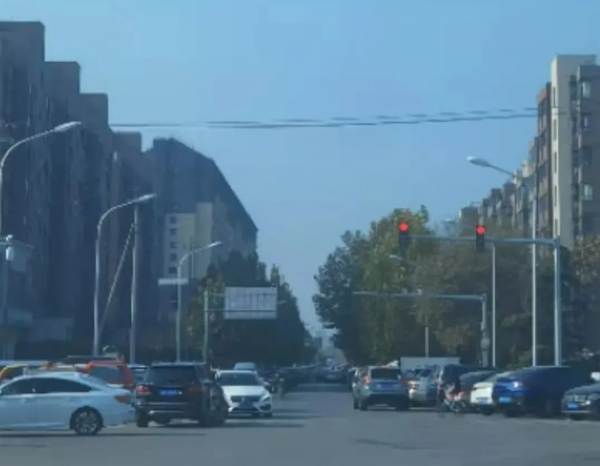 價格比對面便宜2.6w/平,入手三年還能再虧28萬 價格比對面便宜2.6w/平,入手三年還能再虧28萬