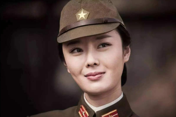 1948年川島芳子慘遭槍決,遺體手中緊握一紙團,上面寫著什麼? 1948年川島芳子慘遭槍決,遺體手中緊握一紙團,上面寫著什麼?