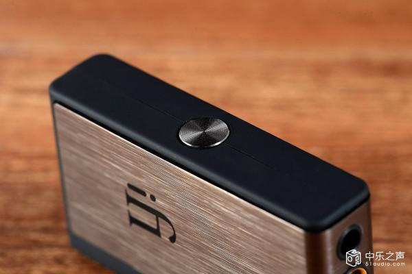 iFi GO blu：最迷你藍芽解碼耳放之一，有線、無線高音質享樂