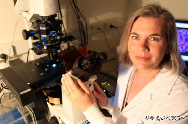 新冠疫苗科學家自曝悲慘經歷：我瘋狂的童年，在邪教中長大