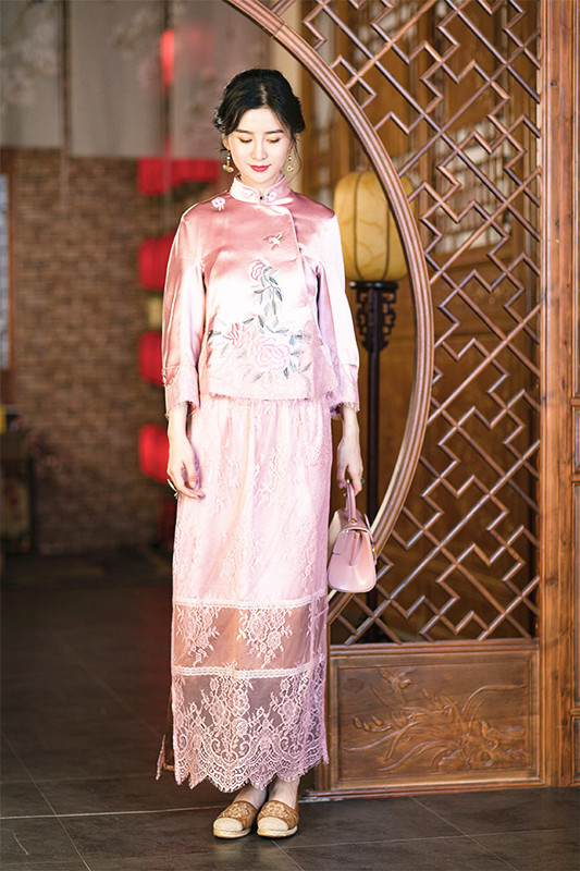 古力娜扎穿唐裝演繹華服之美,高髻美簪,輕歌豔舞,重回唐朝夢 古力娜扎穿唐裝演繹華服之美,高髻美簪,輕歌豔舞,重回唐朝夢