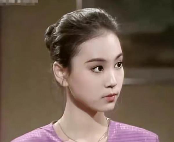 10個被時光遺忘的“瓊女郎”，個個我見猶憐，最大的已經77歲