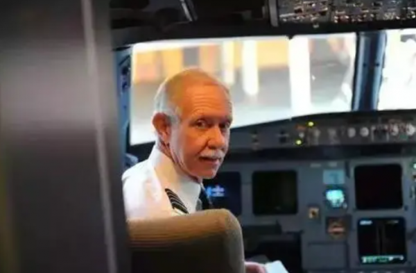 一百次只能成功一次的迫降：美客機被大雁擊落，創造哈德遜河奇蹟