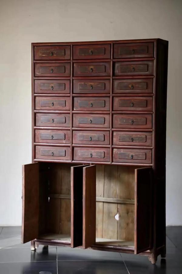 書櫃和藥櫃各倆