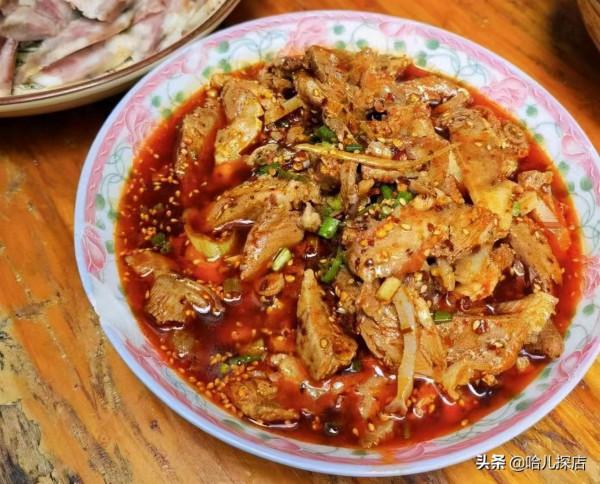 四川聞名的九尺婆婆店，剔骨肉的發源地，人均25元，每天40桌爆滿