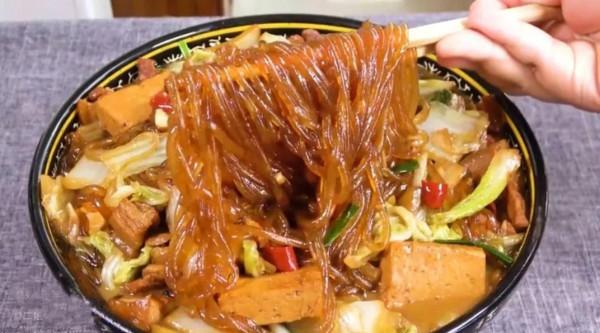 冬天寒冷乾燥，6道熱乎乎的家庭燉菜，暖胃又暖身，最適合不過了