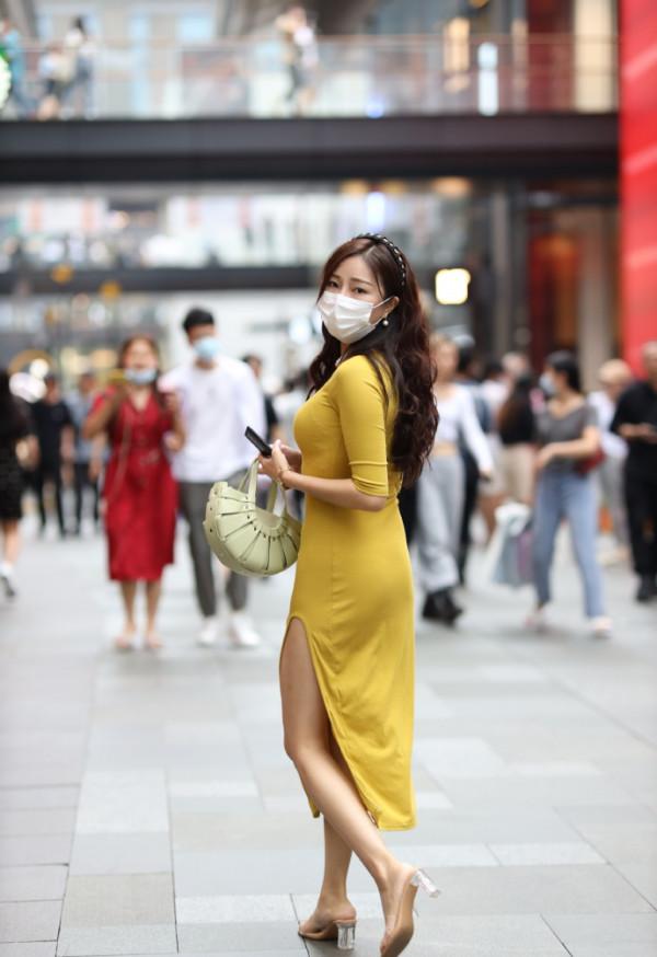 33歲微胖“阿姨”的連衣裙，既顯身材又有氣質，一般女孩難以駕馭