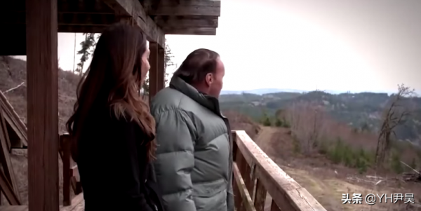 震驚美國的詐騙奇案，女騙子讓自己17歲女兒嫁給60歲老男人