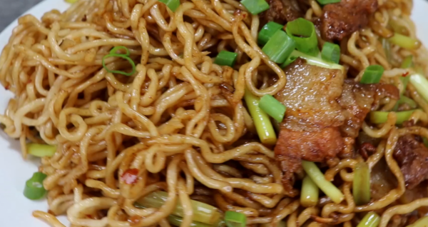 教您一個河南特色燜面,麵條不用水煮,色香味俱全,出鍋特解饞 教您一個河南特色燜面,麵條不用水煮,色香味俱全,出鍋特解饞