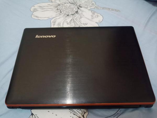 女生自用聯想Y470筆記本