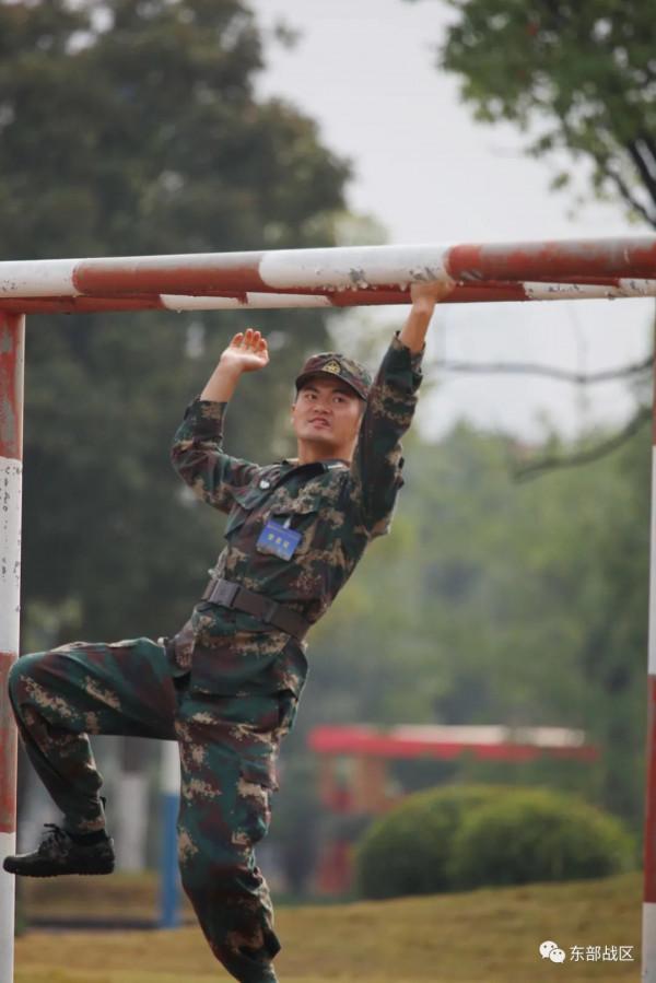 火箭軍新排長和新入職文職亮相