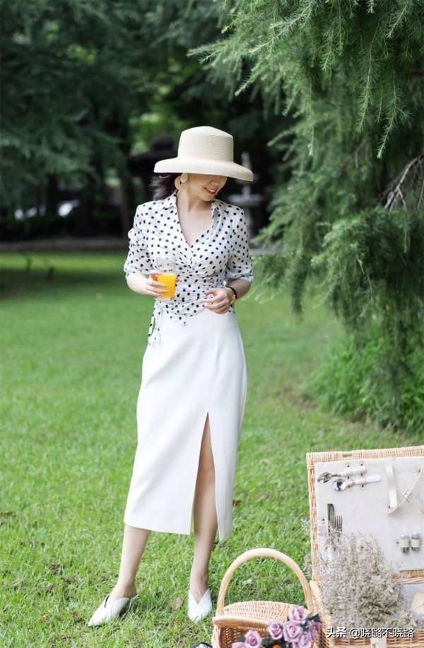 今年火了一種裙子,叫“奶油裙”,溫柔有氣質,學三木這樣穿真美 今年火了一種裙子,叫“奶油裙”,溫柔有氣質,學三木這樣穿真美