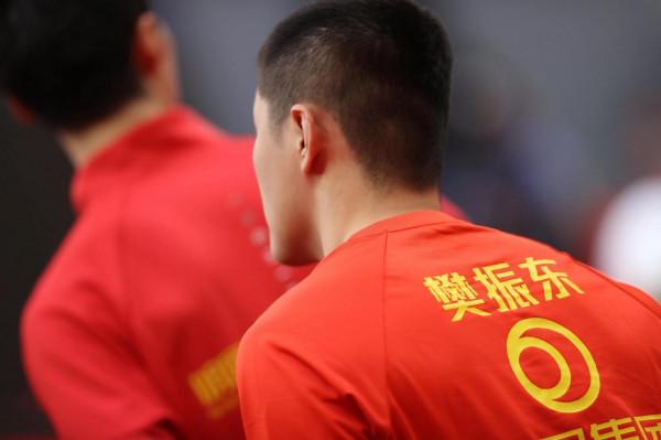 25歲國乒球員宣佈退役 最後一戰身穿樊振東球衣場外助威