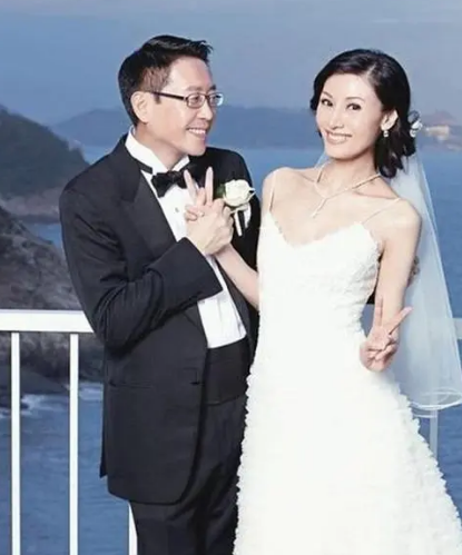 跟女首富離婚，改娶港姐，許晉亨因此錯過父親4百億遺產