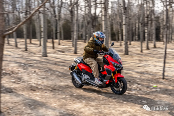 等不到上市以後了！搶先試駕龍嘉 XDV 250丨把玩
