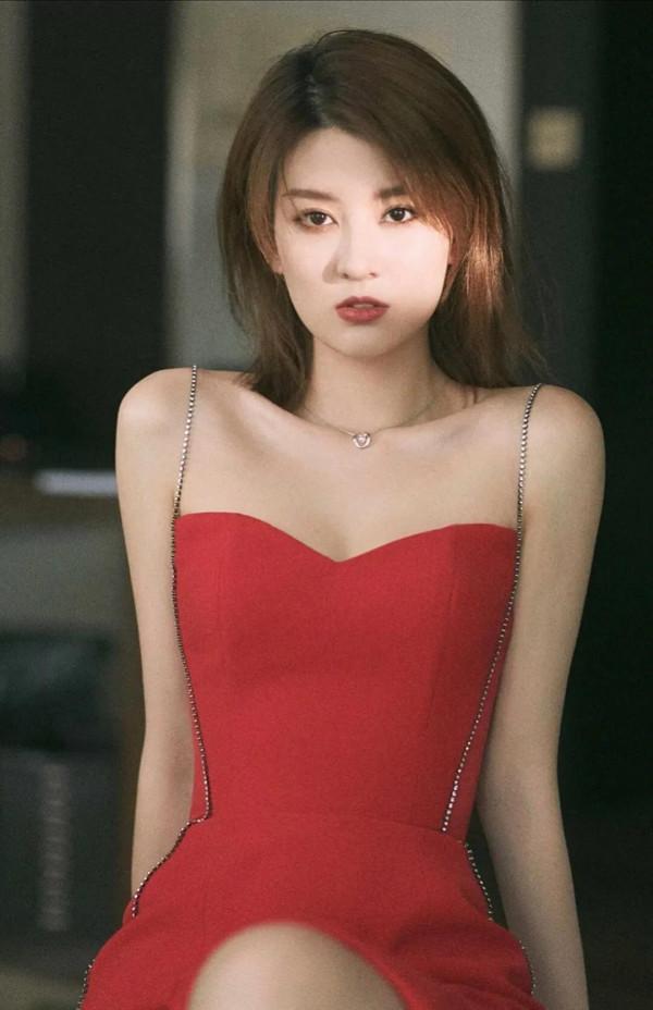 歡樂頌五美之一喬欣，膚白貌美，妥妥人間富貴花