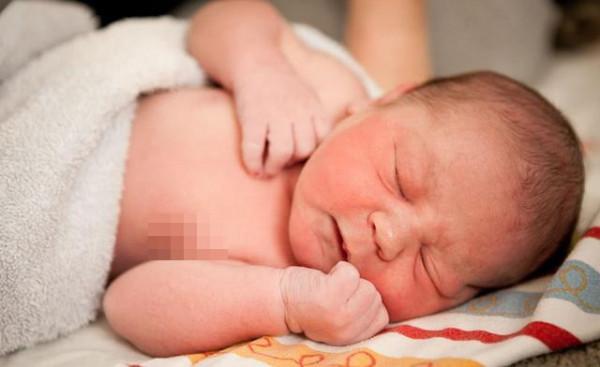 新生兒再可愛也要忍住,這些部位不要輕易觸控,以免對娃造成傷害 新生兒再可愛也要忍住,這些部位不要輕易觸控,以免對娃造成傷害