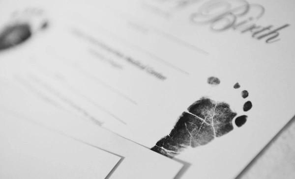 為什麼醫院要收集胎兒的“腳印”？醫生都不說，但家長要明白