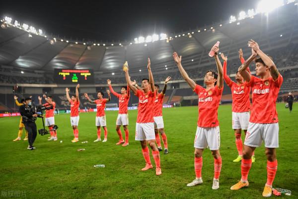 危機暫時解除！廣州隊已解決中超參賽費用，至少能熬過這個賽季