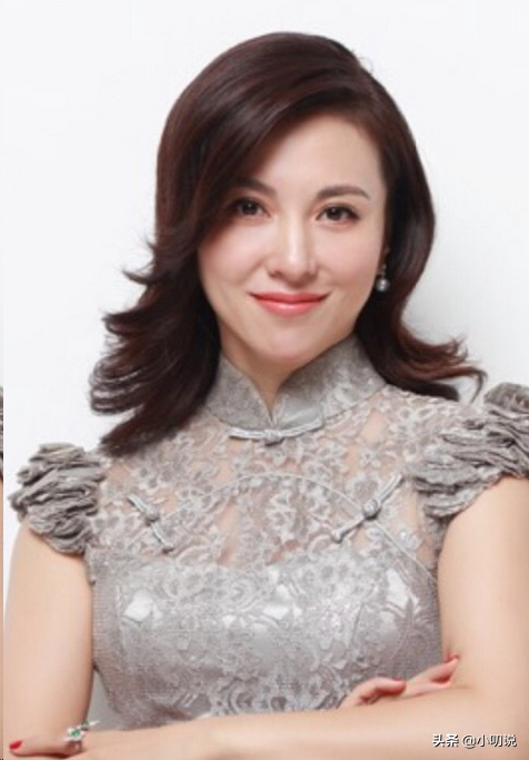 央視主播夢桐:曾沒錢買出鏡衣服,現逆襲為央視“三大花旦”之一 央視主播夢桐:曾沒錢買出鏡衣服,現逆襲為央視“三大花旦”之一