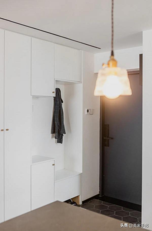 越來越多人捨棄客廳,不買茶几,或許只有嘗試過,才知道有多爽 越來越多人捨棄客廳,不買茶几,或許只有嘗試過,才知道有多爽