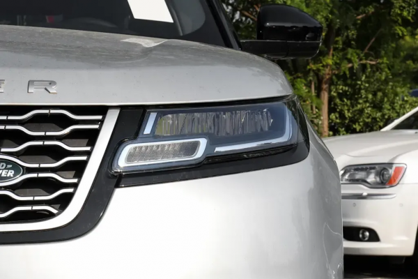 配2.0T發動機爆發250匹馬力,車長4811mm,攬勝星脈實力如何? 配2.0T發動機爆發250匹馬力,車長4811mm,攬勝星脈實力如何?