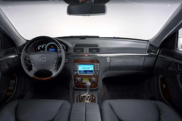 過百年曆史的豪車，賓士S級圖鑑