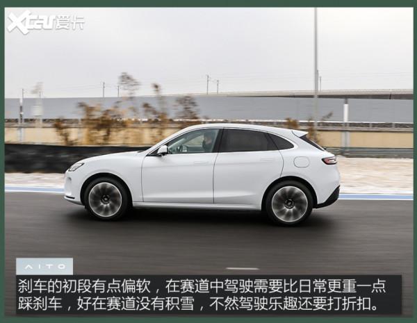 開一臺華為在雪天下賽道 是一種什麼體驗？