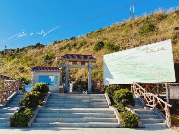 廣東省潮州市的著名景觀,素有“南國第一天池”美譽,遊客還不多 廣東省潮州市的著名景觀,素有“南國第一天池”美譽,遊客還不多