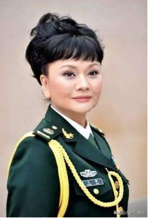 歌唱家王靜的三段情，與聶衛平的婚姻被人詬病，為兒子60歲不再嫁