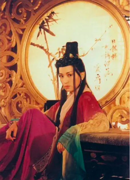 24年前的《雪花神劍》：楊恭如顏值的天花板，龔慈恩都給她做配