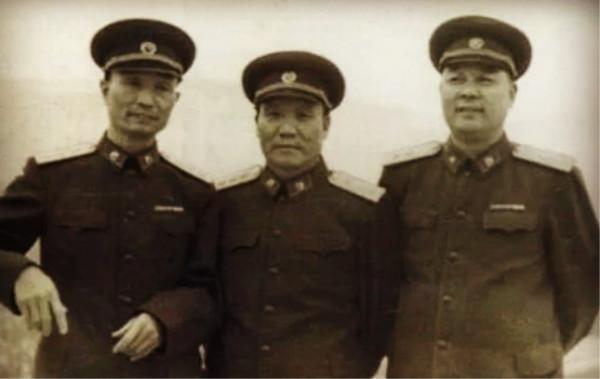 他的這張照片被誤認為是“周恩來”，刊發在悼念總理的報紙上，連事先審閱的鄧穎超都沒認出來