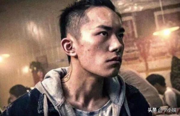 誰說年輕人難演硬漢？這6位接班人，個個戲外低調，戲裡實力不凡