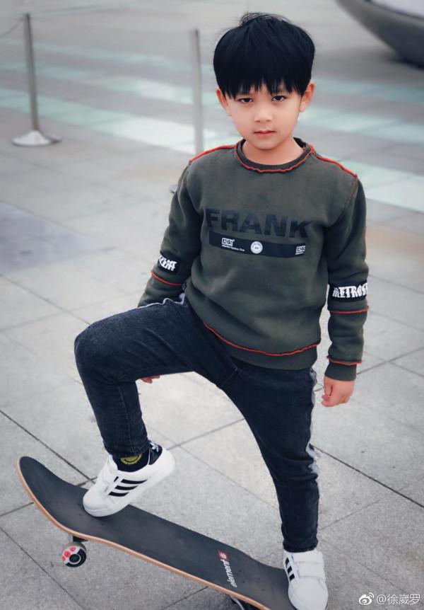 被《玉面桃花》小男主蘇到了！6歲開始拍戲的他，還演過肖戰兒子