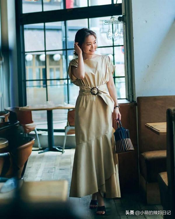 過了50歲的中年人，衣服“在精不在多”，準備這4樣就夠了