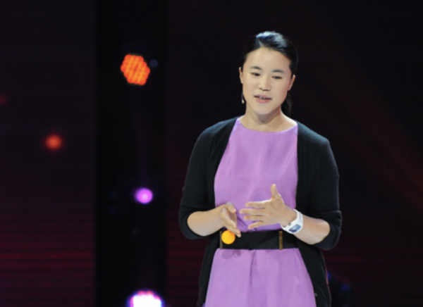 王楠：嫁給大8歲老公郭斌，患癌後老公不離不棄，淚水背後有幸福