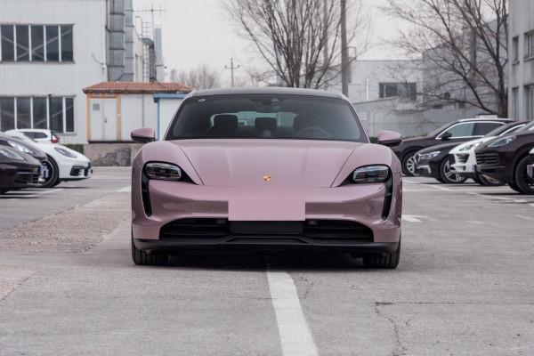 網友賜名的“最美電車”Taycan，零百最快2.8s，除了貴沒啥毛病