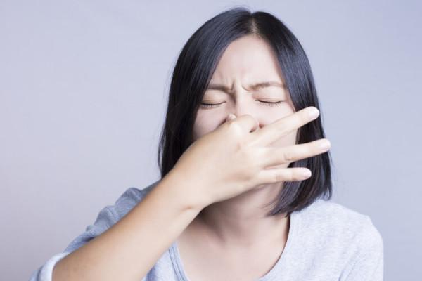 為什麼老了會有“老人味”？提醒：異味不散，或是3種疾病的訊號