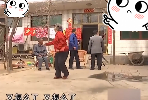 兒子誣陷父親罵人，掄起板凳就教訓，只因想趕父母出去？