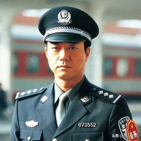 演員董勇：經歷了苦難與悲痛，二婚娶小9歲妻子享受幸福別樣人生