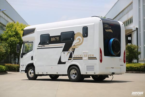 48V能源供給/大空間/水電的房車 法美瑞海角7號後廚房版頗具實力 48V能源供給/大空間/水電的房車 法美瑞海角7號後廚房版頗具實力