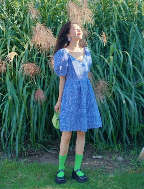 別再背黑白色的包包了!今夏流行彩色款式,時髦又好看 別再背黑白色的包包了!今夏流行彩色款式,時髦又好看