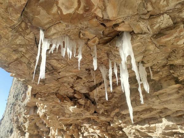 紅一師戰友軍嫂新年第一遊：宣化立石村滴冰喜煞人