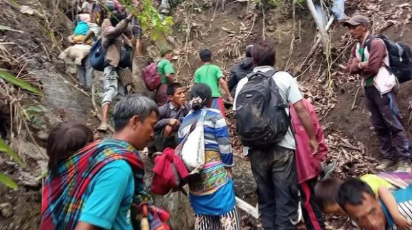 因軍方與欽邦防衛軍的激烈交戰,欽邦難民已超過10萬人 因軍方與欽邦防衛軍的激烈交戰,欽邦難民已超過10萬人