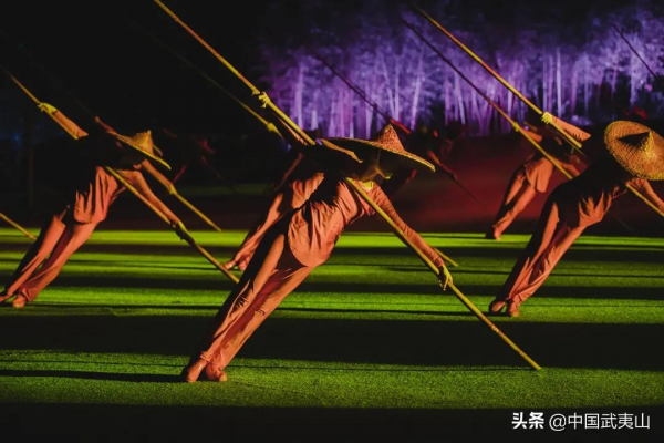 武夷山印象大紅袍:誰說浪漫只是兩個人的事,來看什麼叫“一群人”的浪漫! 武夷山印象大紅袍:誰說浪漫只是兩個人的事,來看什麼叫“一群人”的浪漫!