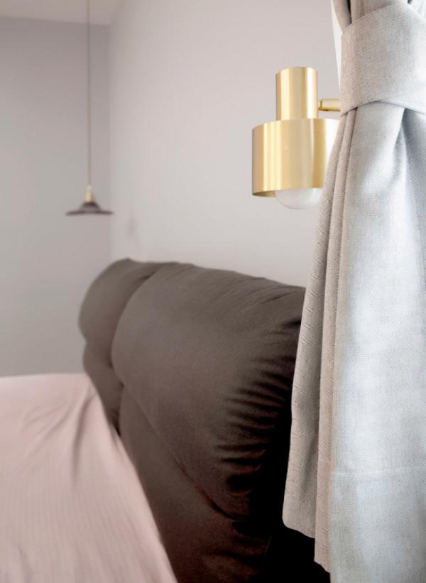 六口之家也能溫馨又實用,一面電視牆,就能解決收納問題 六口之家也能溫馨又實用,一面電視牆,就能解決收納問題